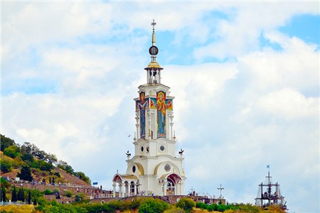 Храм-маяк Покрова Пресвятой Богородицы и Святителя Николая Чудотворца