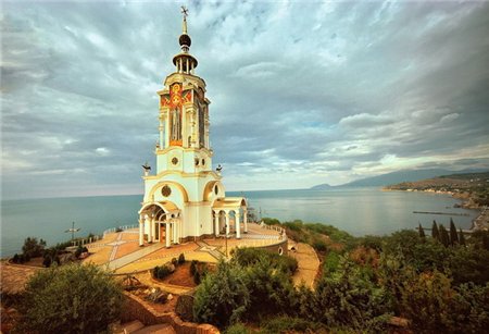 Церковь-маяк Покрова Пресвятой Богородицы и Святителя Николая Чудотворца